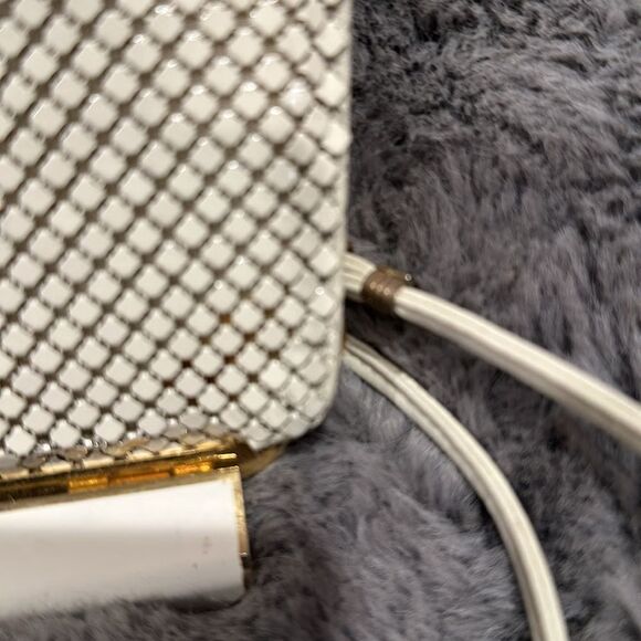 WHITNEY AND BAKER IVORY PURSE - Picture 15 of 15